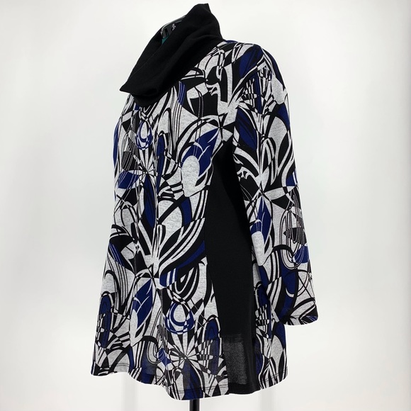 Brochure Lightweight Patterned Turtleneck Top with 3/4 Sleeves, XXL - Picture 3 of 16